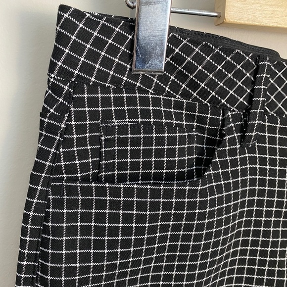 Ricki's Women's Black Checker Dress Pants Size‎ Medium - Picture 3 of 11